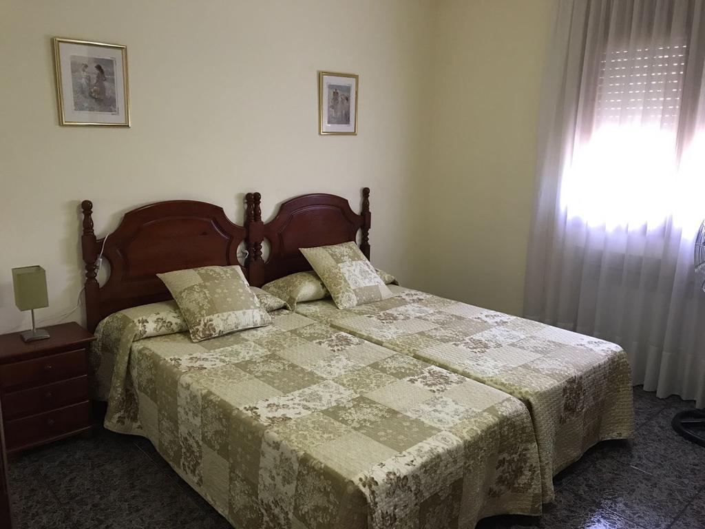 Hostal El Violi Cardona Luaran gambar