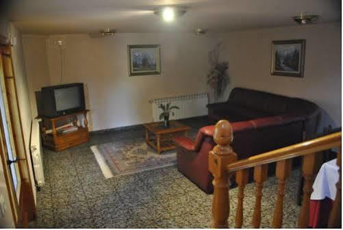 Hostal El Violi Cardona Luaran gambar