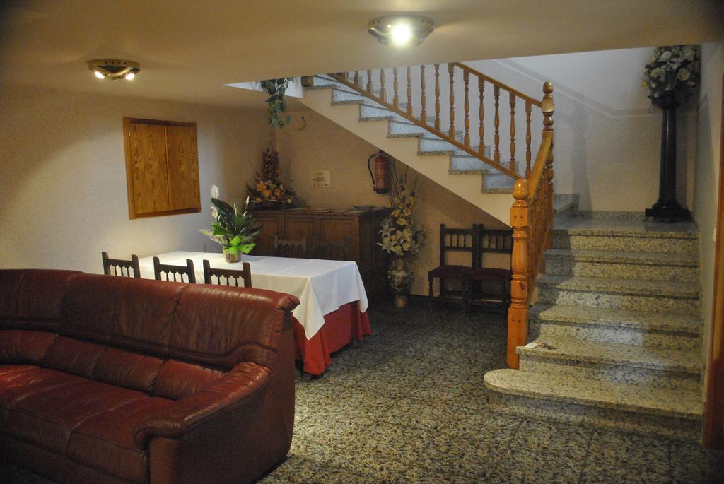 Hostal El Violi Cardona Luaran gambar